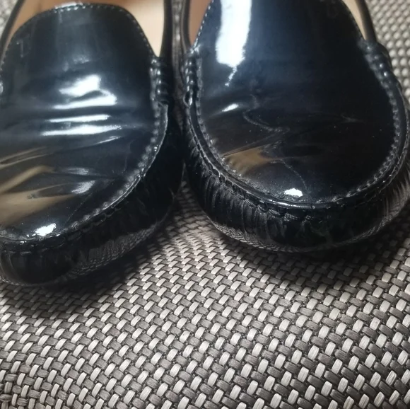 NWOT- Tods Patent Leather Gommini